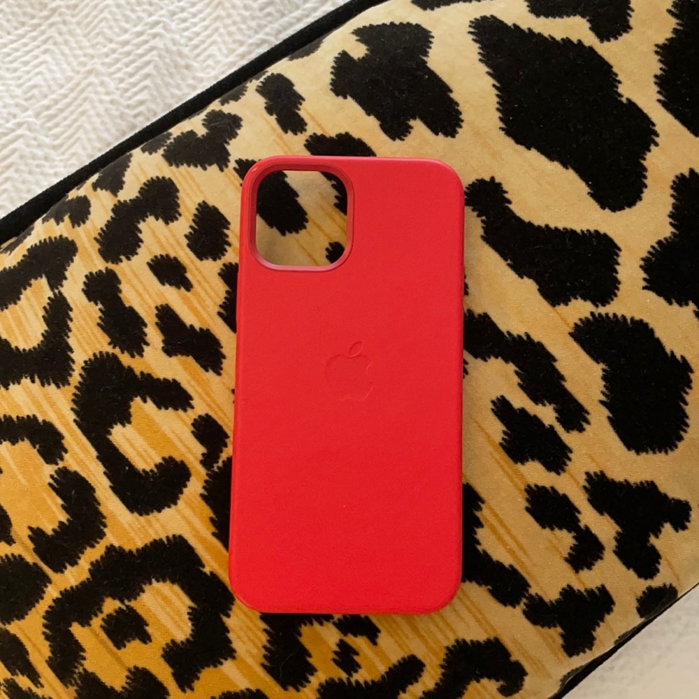 MagSafe Leather iPhone 12 Pro Case